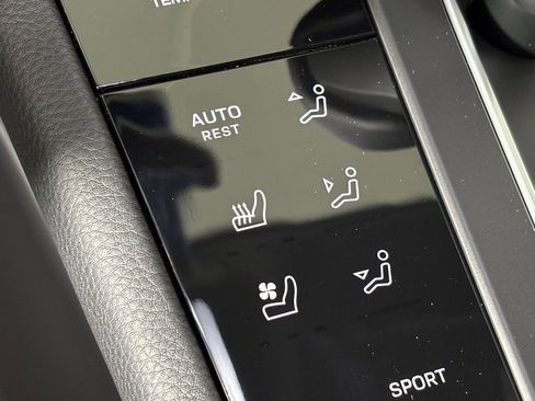 New 2026 Porsche Macan image 31