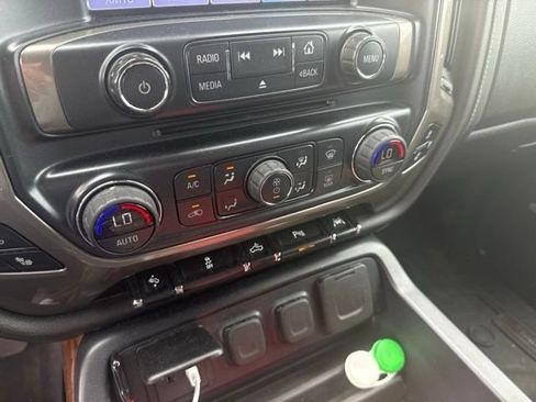 Used 2018 Chevrolet Silverado 1500 High Country AWD/4WD image 19