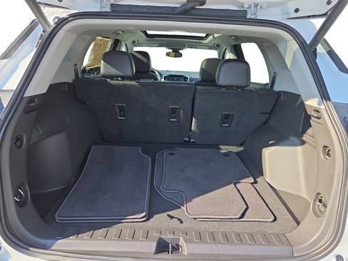Certified 2022 GMC Terrain SLT w/ Infotainment Package II AWD/4WD image 19