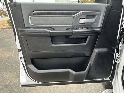 Used 2021 RAM 2500 Big Horn image 17