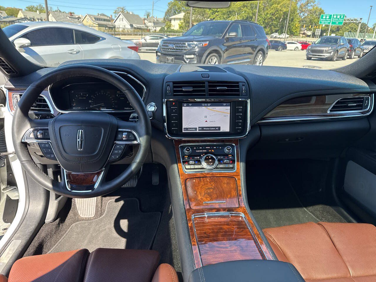 Used 2020 Lincoln Continental Reserve w/ Luxury Package AWD/4WD image 2