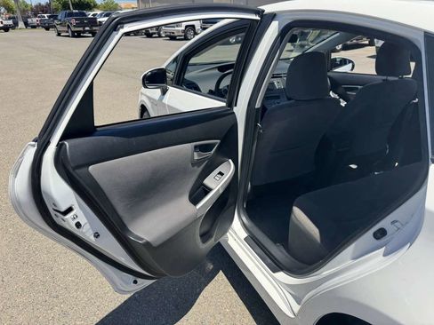 Used 2014 Toyota Prius Two FWD image 19