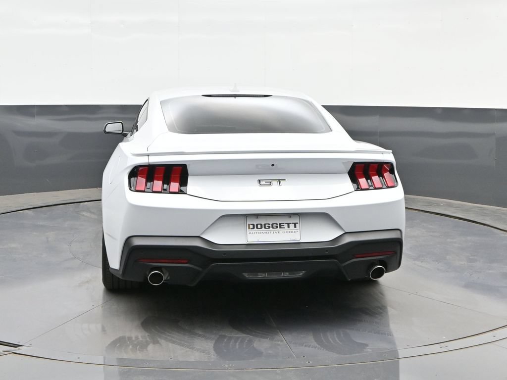 Used 2025 Ford Mustang GT RWD image 8