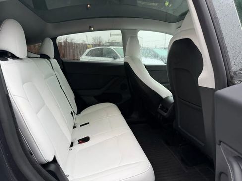 Used 2023 Tesla Model Y 2WD image 24