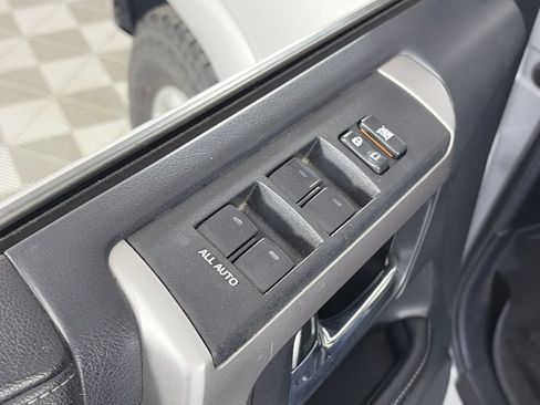 Used 2015 Toyota 4Runner SR5 AWD/4WD image 24