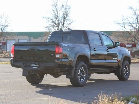 Used 2019 Toyota Tacoma TRD Off-Road image 6