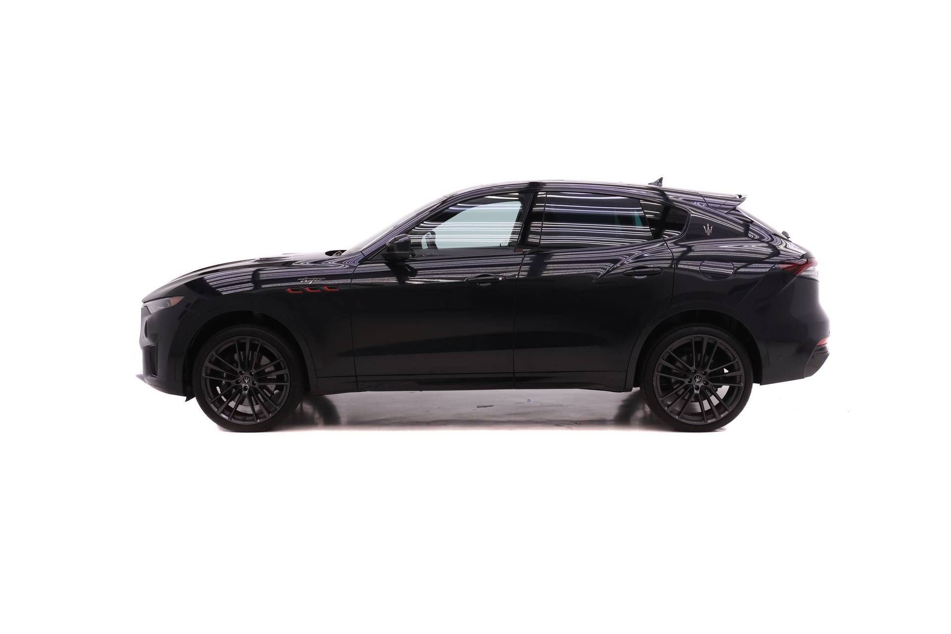 Used 2022 Maserati Levante Trofeo AWD/4WD image 3