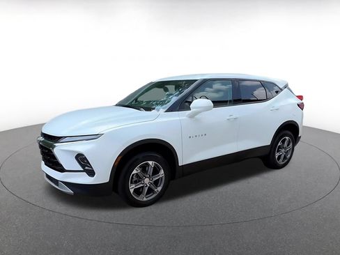 Used 2026 Chevrolet Blazer LT FWD image 6