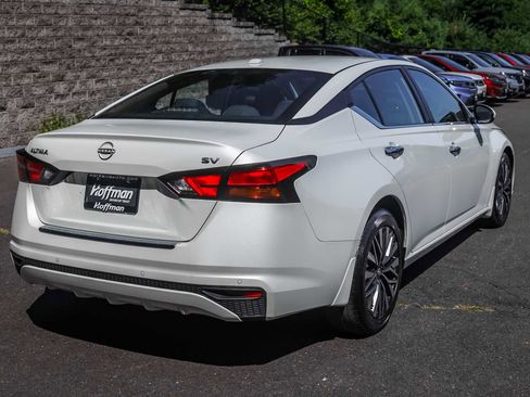 Used 2023 Nissan Altima 2.5 SV image 4