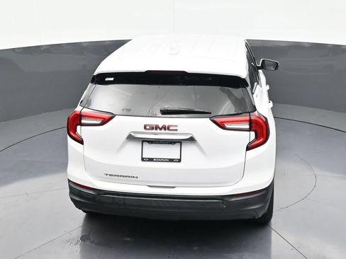 Used 2022 GMC Terrain SLE FWD image 15