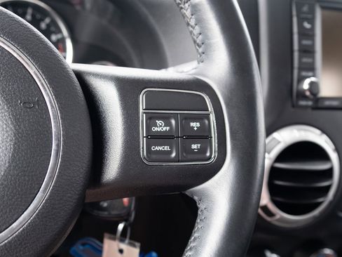 Used 2016 Jeep Wrangler Unlimited Sahara AWD/4WD image 4