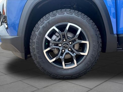 New 2026 Chevrolet Equinox ACTIV w/ Safety and Technology Package AWD/4WD image 12