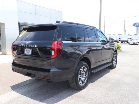 New 2026 Ford Expedition Active RWD image 16