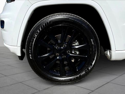 Used 2019 Jeep Grand Cherokee Altitude image 9