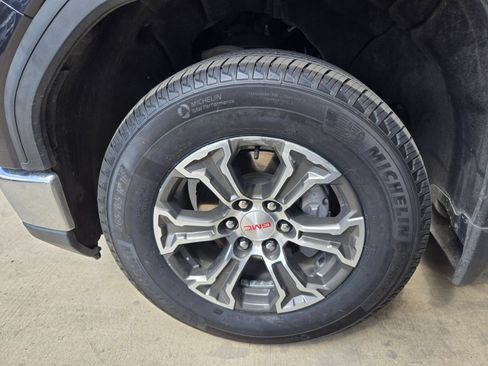 Certified 2023 GMC Sierra 1500 SLE RWD image 10