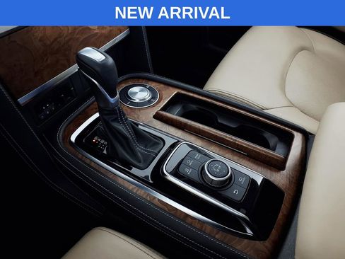 Used 2022 Nissan Armada SL w/ Captain's Chairs Package image 21