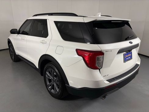Used 2023 Ford Explorer XLT w/ Equipment Group 202A RWD image 6