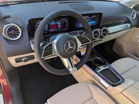 Used 2026 Mercedes-Benz GLB 250 4MATIC image 3
