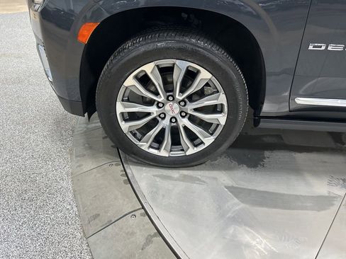 Used 2021 GMC Yukon Denali w/ Denali Premium Package image 37