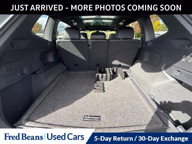 Used 2024 Volkswagen Tiguan SE R-Line AWD/4WD image 8