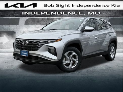 Used 2023 Hyundai Tucson SE image 1