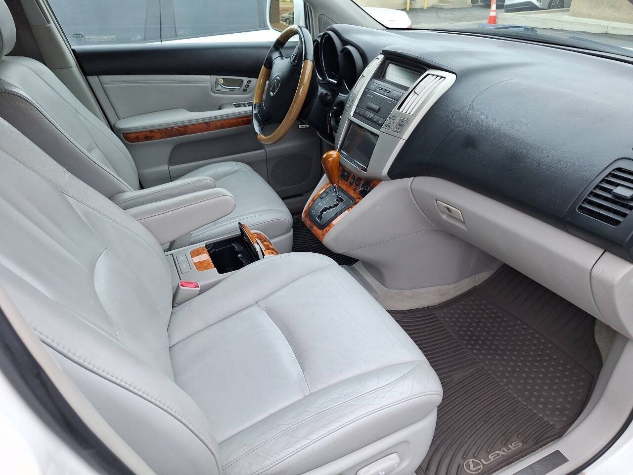 Used 2006 Lexus RX 330 AWD w/ Premium Plus Pkg image 3