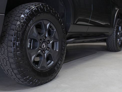 Used 2025 Lexus GX 550 w/ Accessory Package (32) AWD/4WD image 20