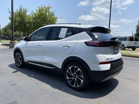 Used 2023 Chevrolet Bolt EUV Premier FWD image 7
