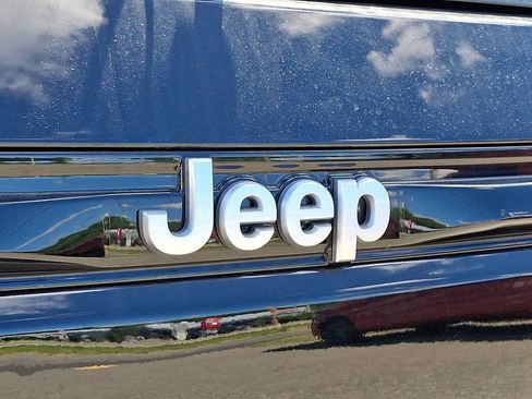 New 2026 Jeep Grand Cherokee Limited w/ Luxury Tech Group II AWD/4WD image 21