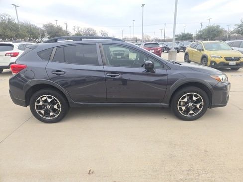 Used 2018 Subaru Crosstrek 2.0i Premium image 2