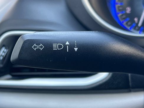 Used 2024 Chrysler Pacifica Touring-L FWD image 51