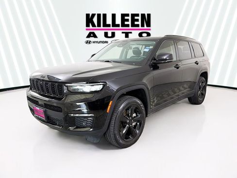 Used 2023 Jeep Grand Cherokee L Limited w/ Luxury Tech Group II image 3