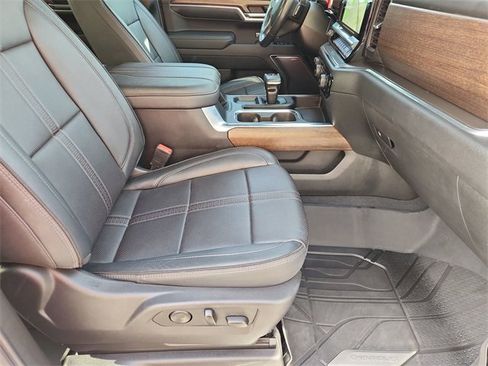 Used 2023 Chevrolet Silverado 1500 High Country w/ Technology Package image 28