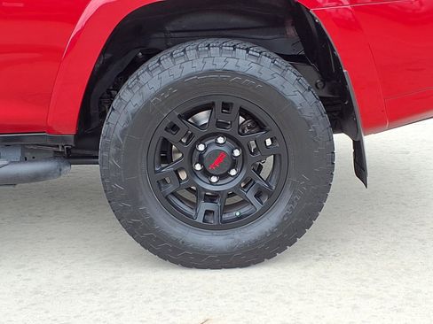 Used 2023 Toyota 4Runner SR5 Premium w/ Moonroof Package RWD image 9