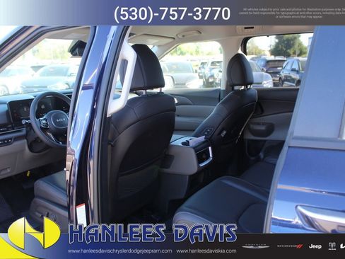 New 2026 Kia Carnival EX image 17