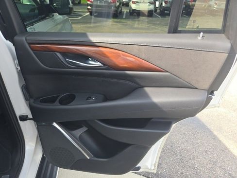 Used 2018 Cadillac Escalade Luxury image 19