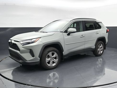Used 2023 Toyota RAV4 XLE w/ Convenience Package AWD/4WD image 4