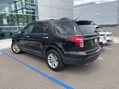 Used 2014 Ford Explorer XLT w/ Equipment Group 202A FWD image 3