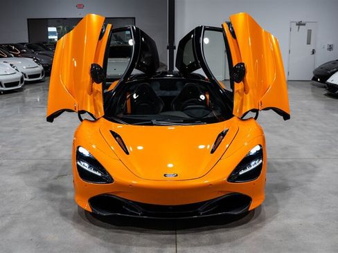 Used 2019 McLaren 720S Performance RWD image 33