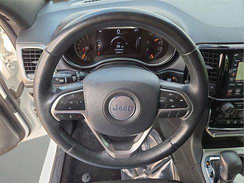 Used 2019 Jeep Grand Cherokee Altitude image 20