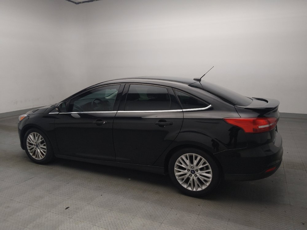 Used 2018 Ford Focus Titanium w/ Titanium Technology Package FWD image 3