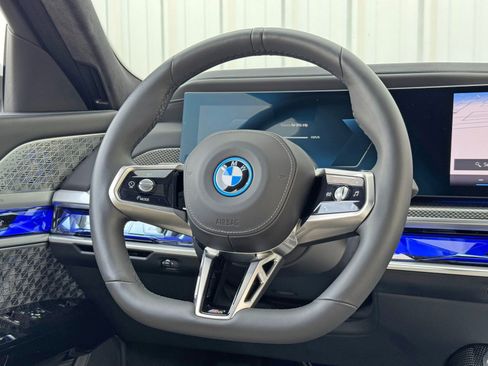 Used 2023 BMW i7 xDrive60 image 20