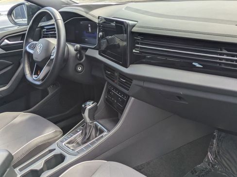 Used 2025 Volkswagen Jetta Sport image 29