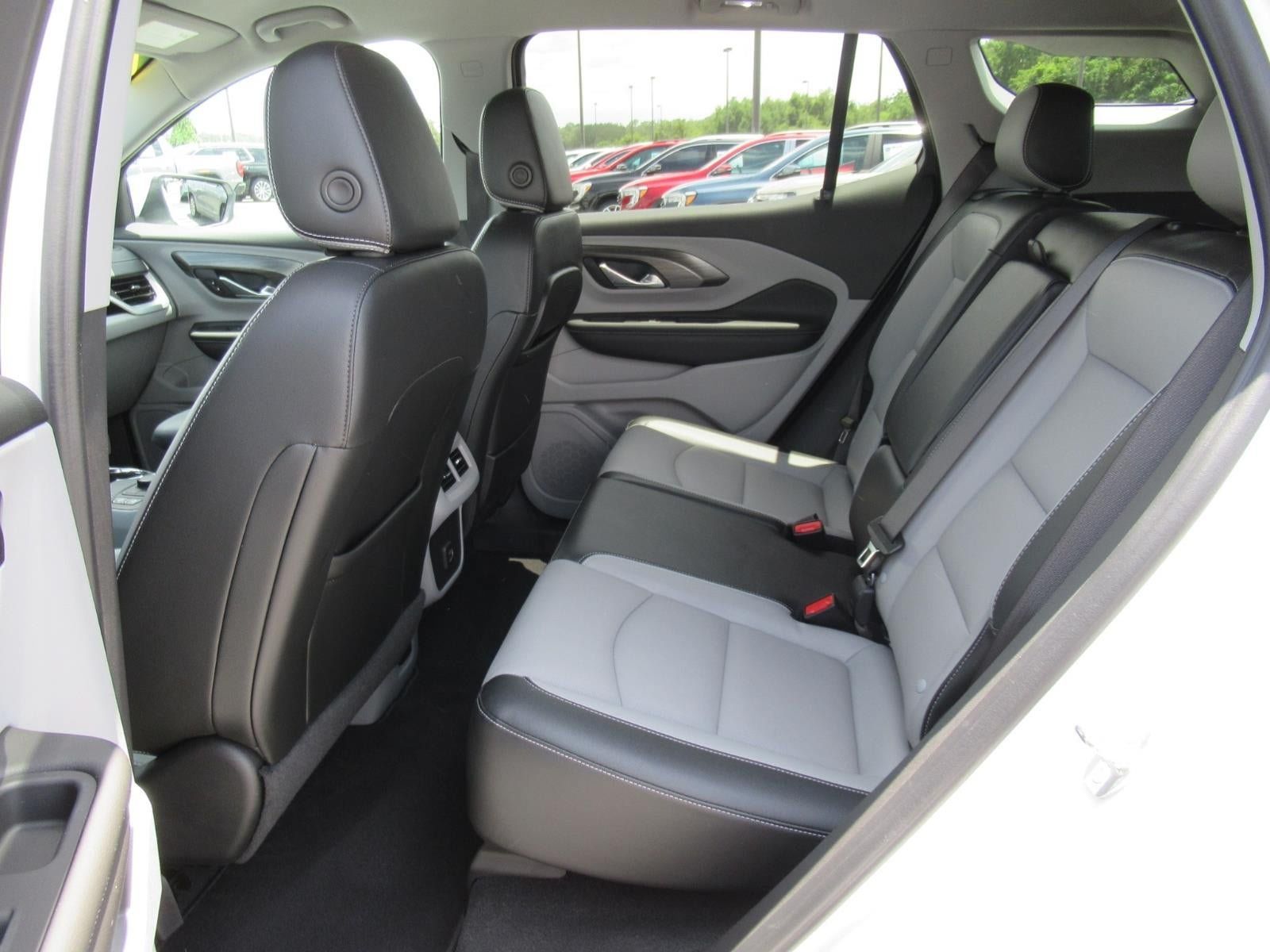 Used 2023 GMC Terrain SLT FWD image 33