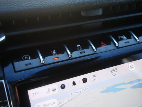 Used 2023 Jeep Grand Cherokee Limited w/ Black Appearance Package image 36