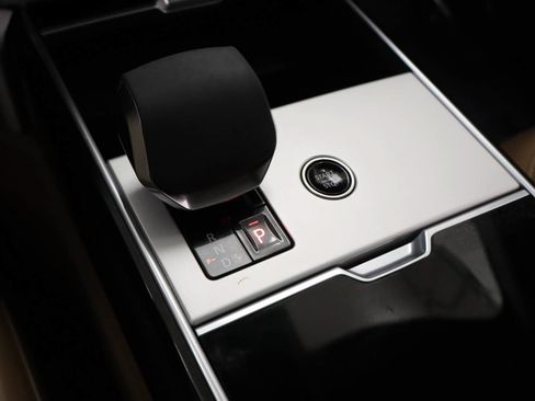 Used 2024 Land Rover Range Rover Autobiography AWD/4WD image 9