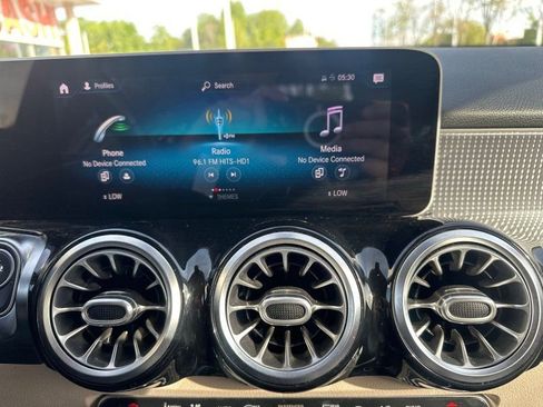 Used 2020 Mercedes-Benz GLB 250 image 22