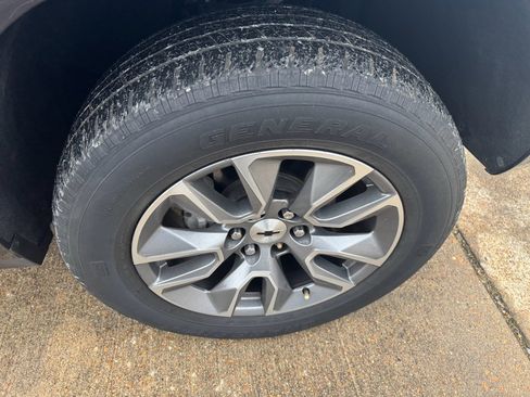 Used 2021 Chevrolet Tahoe Z71 image 11