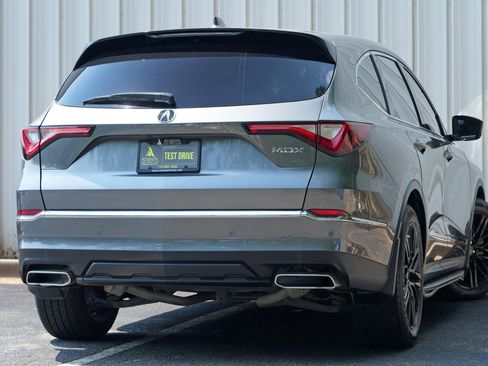 Used 2022 Acura MDX FWD w/ Technology Package image 3