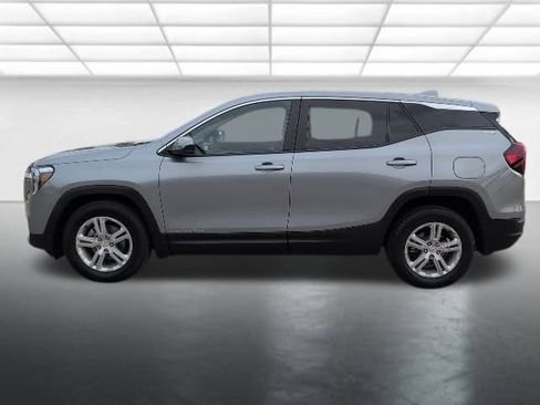 Used 2024 GMC Terrain SLE image 25